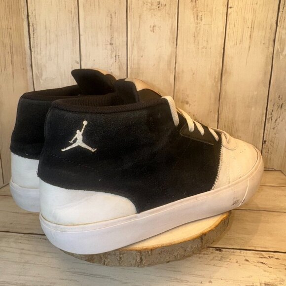 Nike Air Jordan Series Mid Black White University Red DA8026-061 Men's Size 12 - Picture 4 of 8